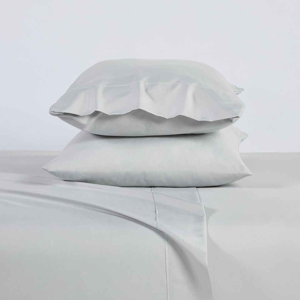 Bibb Home 2000 Count 6-Piece Bamboo Sheet Set with Snuggrip